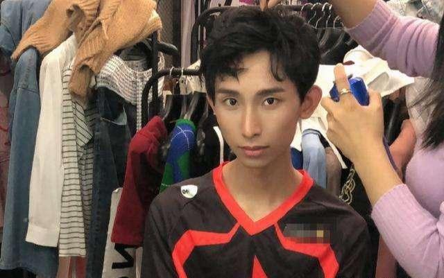 国服露娜出装推荐与玩法解析是什么？