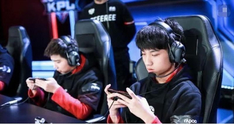 梦泪推荐的韩信出装有哪些？如何选择适合的装备？