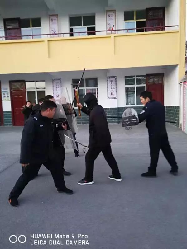 白牛出装攻略：最佳装备选择与玩法技巧是什么？